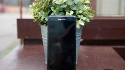 Samsung готовится ввести в продажу смартфоны с современными акккумуляторами