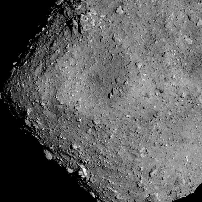 Станция Hayabusa 2 начала снижение для измерения гравитации астероида Рюгу