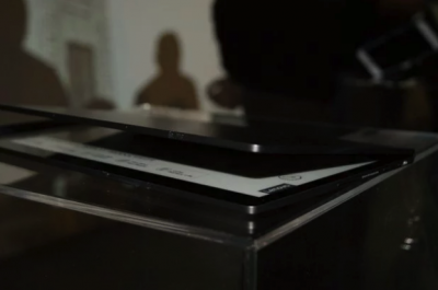 Lenovo представила в Украине ноутбук с двумя дисплеями