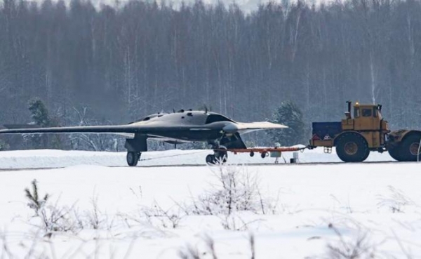 Дрон на 20 тонн: Российский «Охотник» посмешит американскую «Молнию»