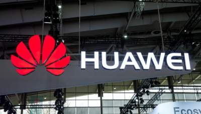 Huawei наказал сотрудников за новогодние поздравление с iPhone