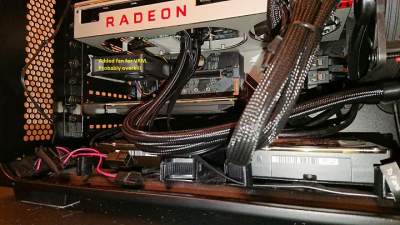 Энтузиаст оснастил AMD Radeon VII необслуживаемой СЖО