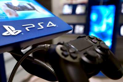 Sony в два раза снизит цену на PlayStation 4