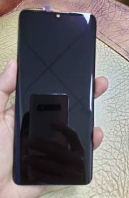 Появились новые снимки смартфона Huawei P30 Pro