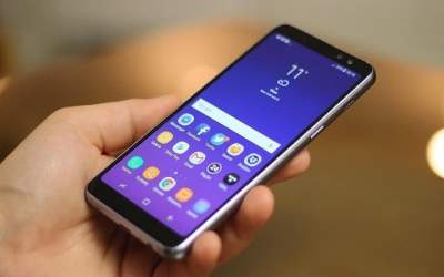 Samsung показал еще одно фото смартфона Galaxy A40
