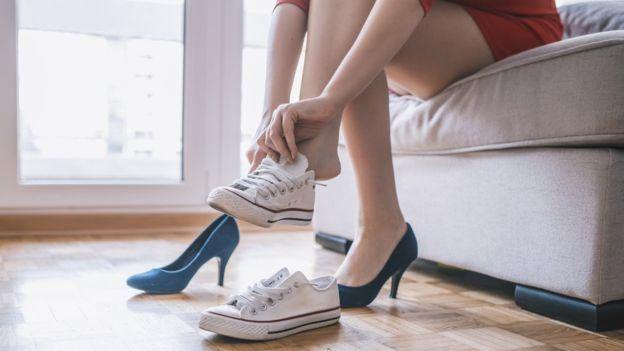 Научный журнал отозвал скандальную статью о привлекательности женщин на каблуках