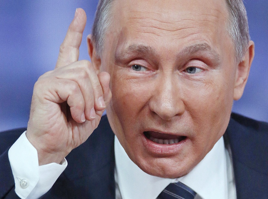 Путин потребовал разобраться с зарплатами ученых