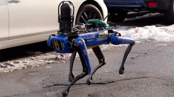 Четвероногий робот спас американских полицейских от пуль